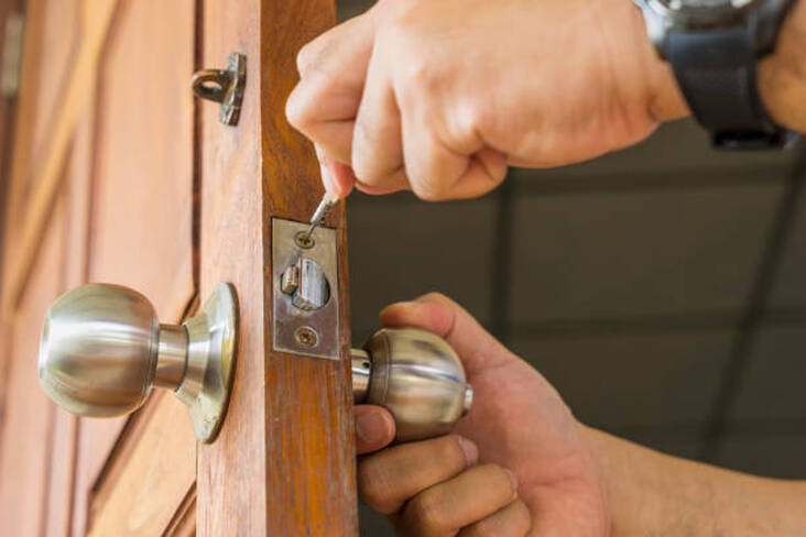 door lock repair